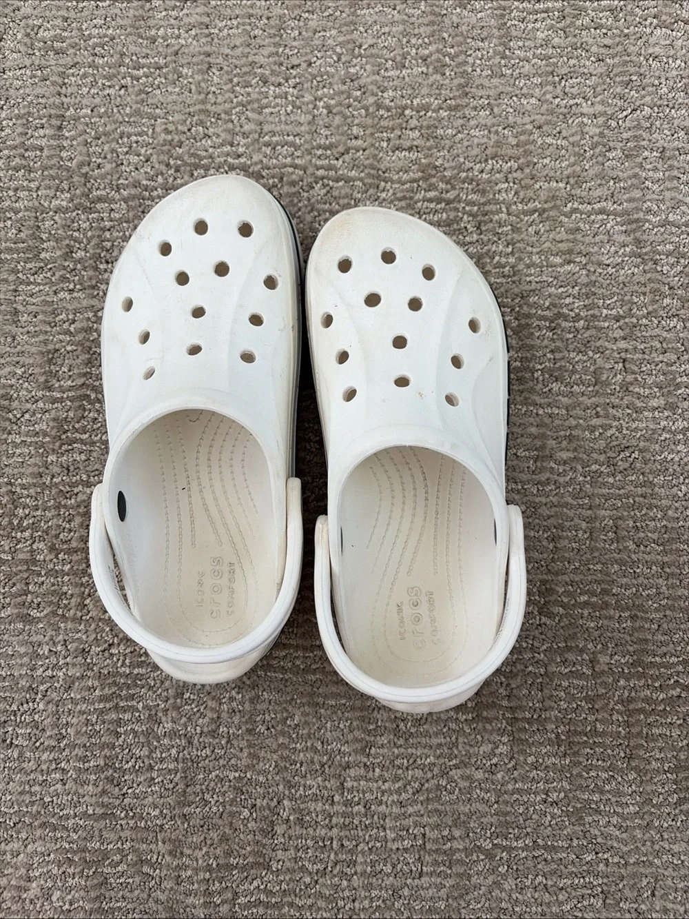 Crocs Bayaband Clogs White And navy blue Unisex Slip On Shoes Men’s 6, Women’s 8
